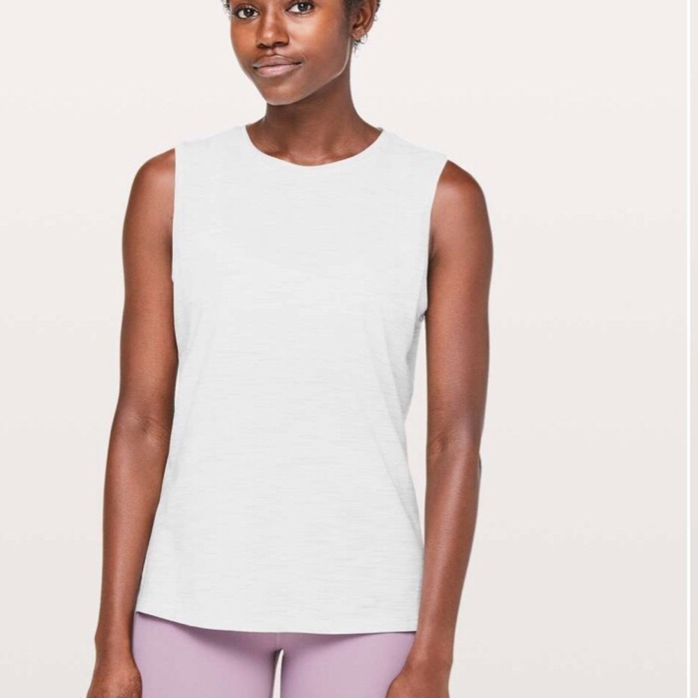 Lululemon Love Sleeveless Tank
3 Colour Space Dye Ice Grey Alpine White size 4